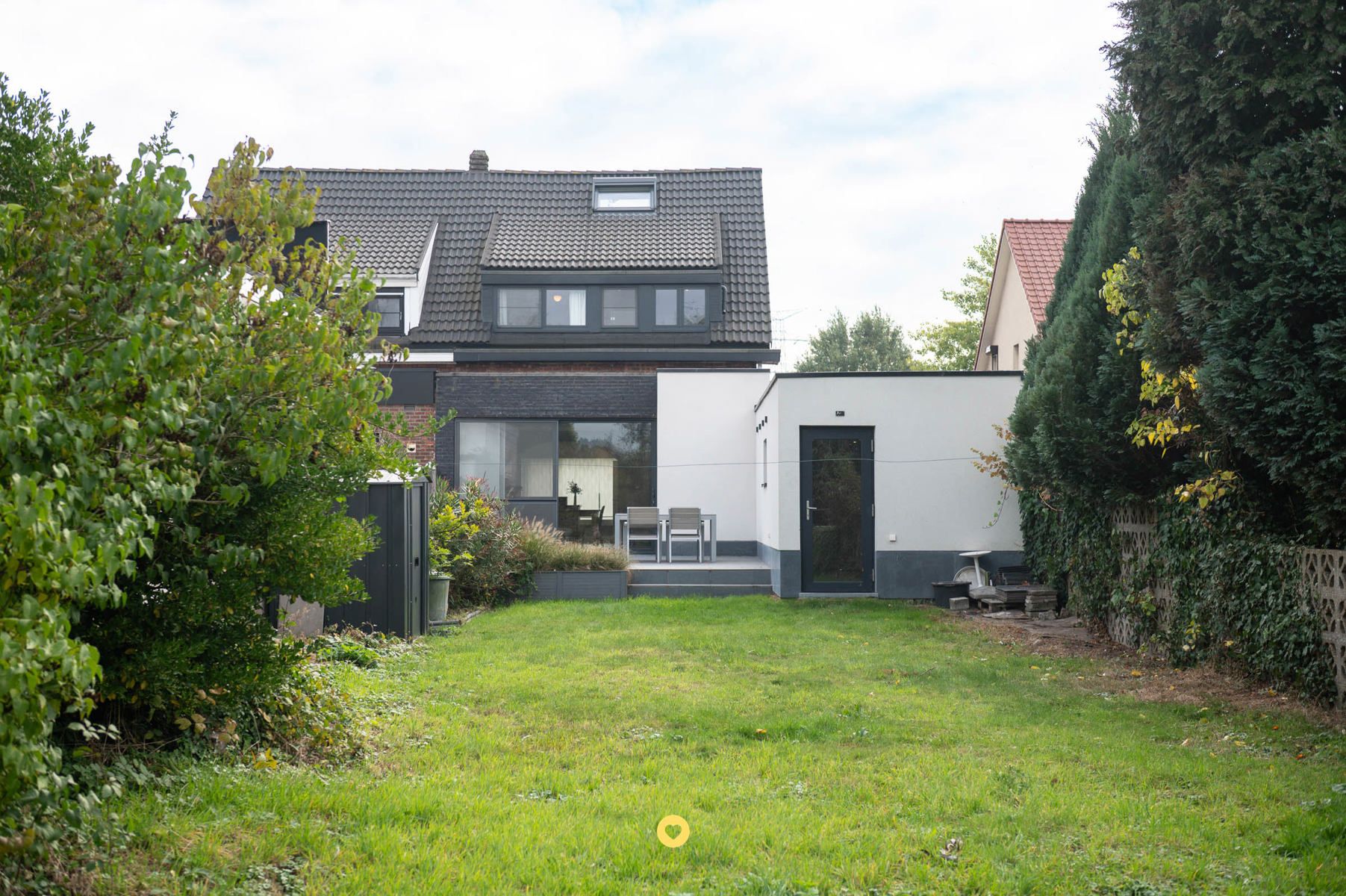Gerenoveerde HOB met 3 slaapkamers, tuin en grote garage foto 6