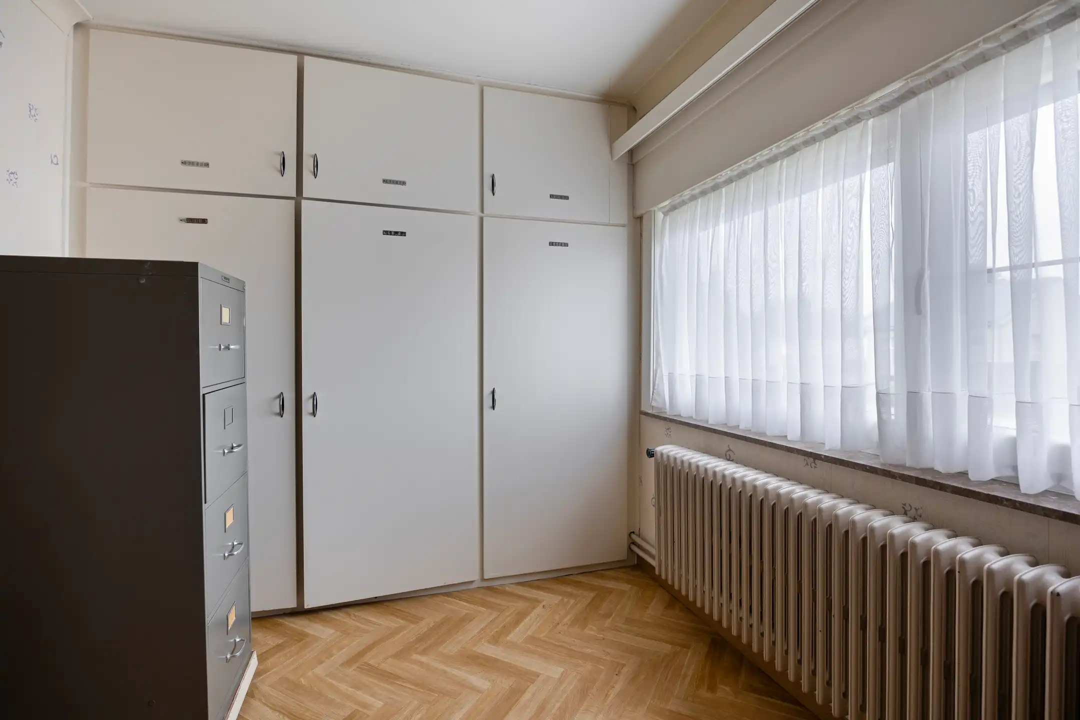 Ruime woonst met praktijkruimte op een perceel van 24 are foto 21