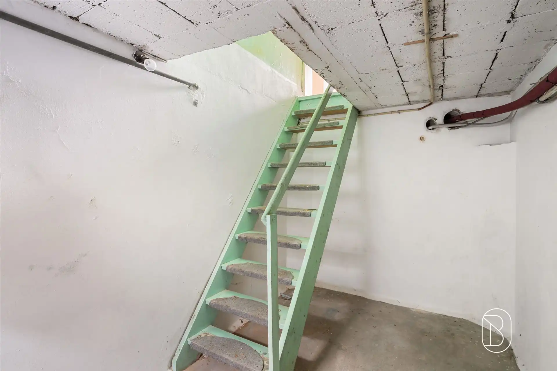 Te renoveren gezinswoning met 3 slaapkamers en grote tuin! foto 18