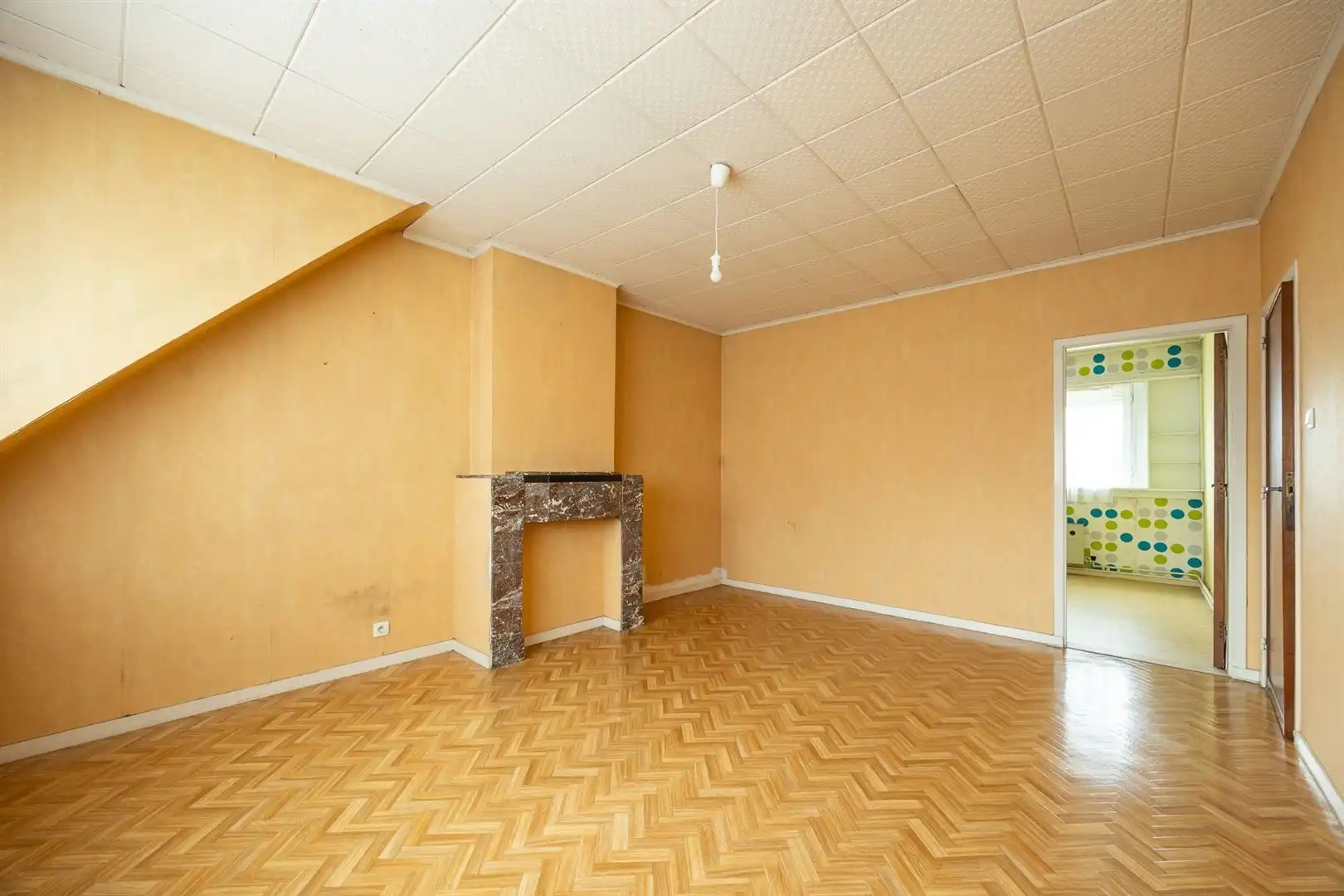 Ruime gezinswoning met zonnige tuin en renovatiepotentieel foto 20