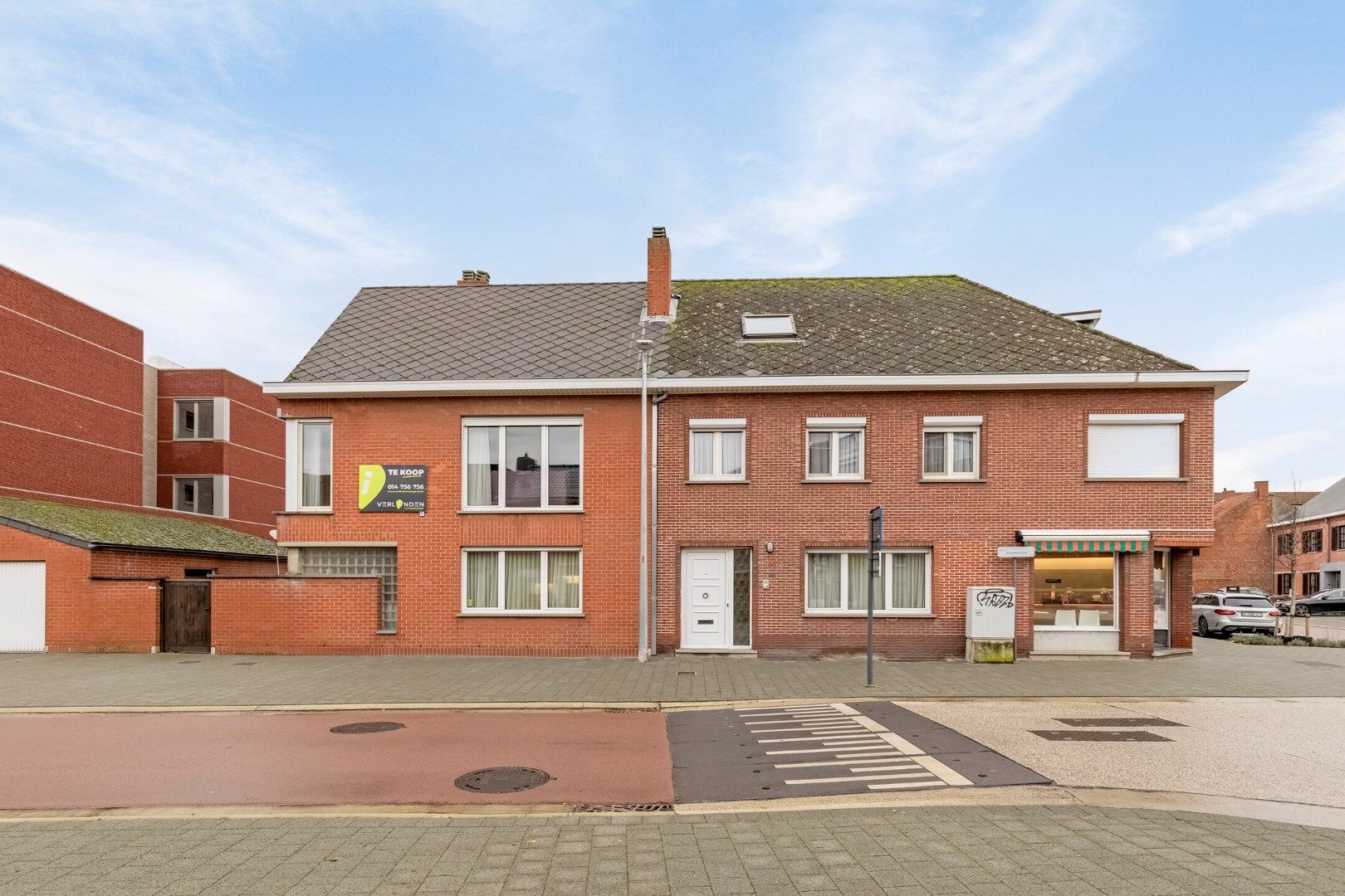 Ruime handelswoning met 6 SLPKS en garage in Mol-centrum ! foto 2