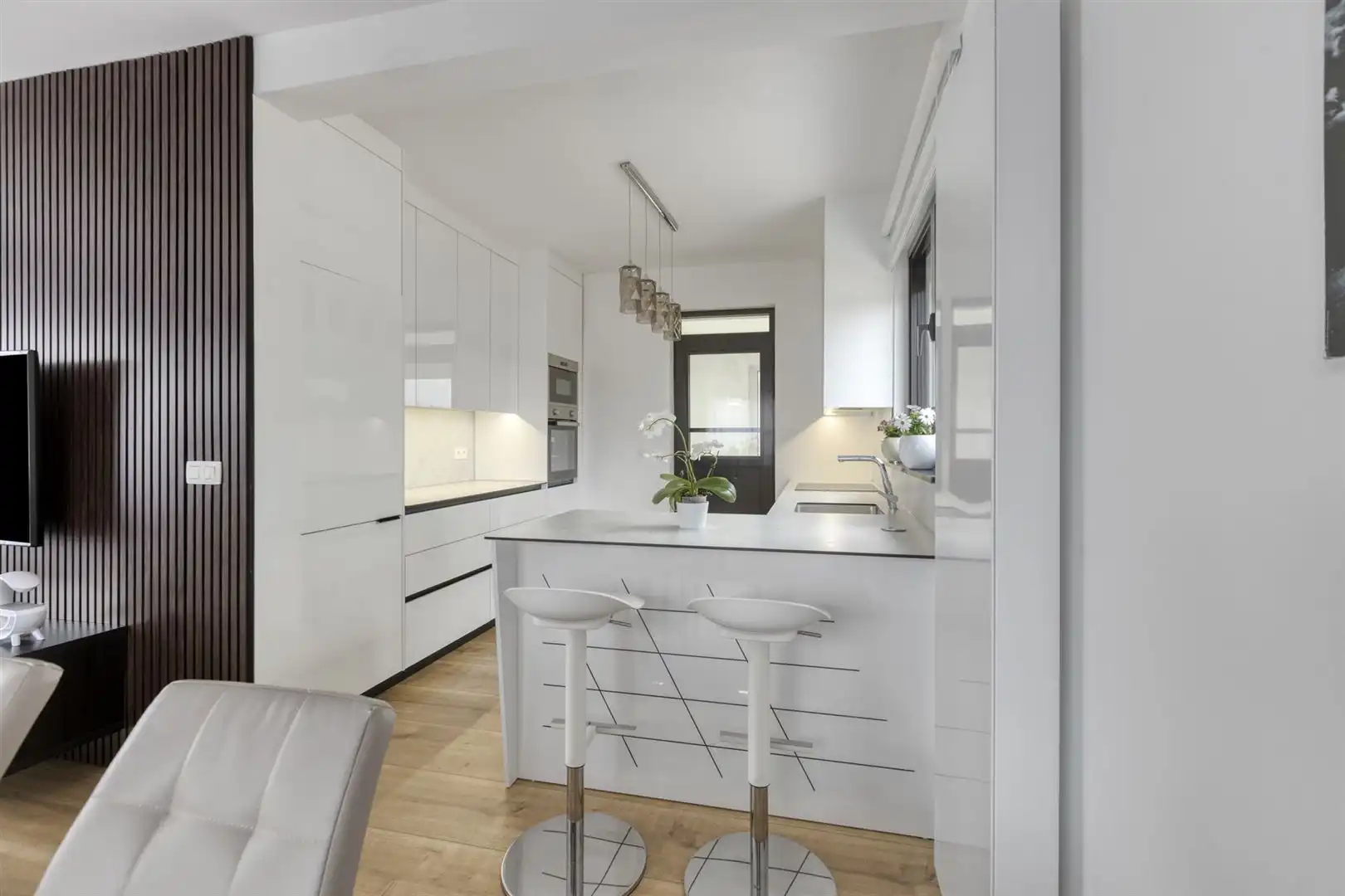 TE KOOP: Gerenoveerde woning met 3 slaapkamers te Houthalen! foto 7