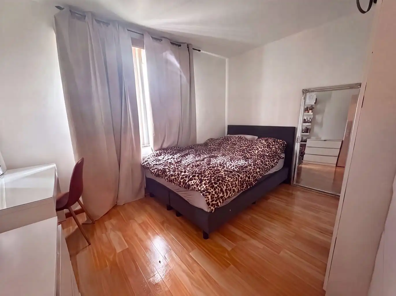 Gezellig 2-slpk appartement met terrasje in het centrum van Maaseik met autostaanplaats en aparte berging. foto 8