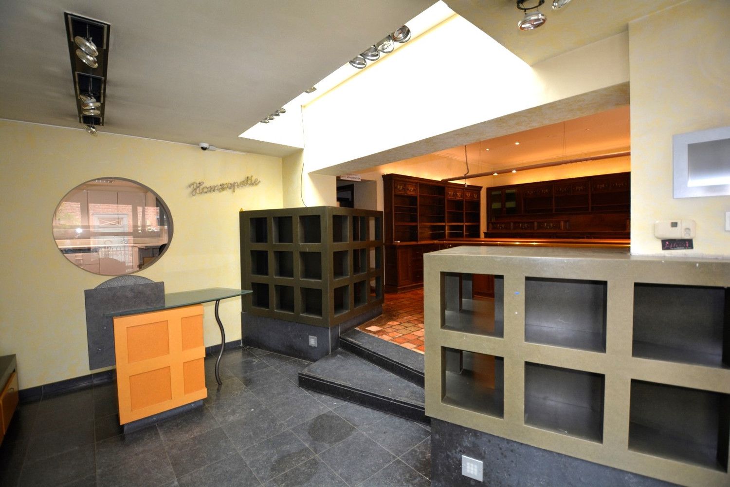 HANDELSGELIJKVLOERS TE CENTRUM OELEGEM! foto 7