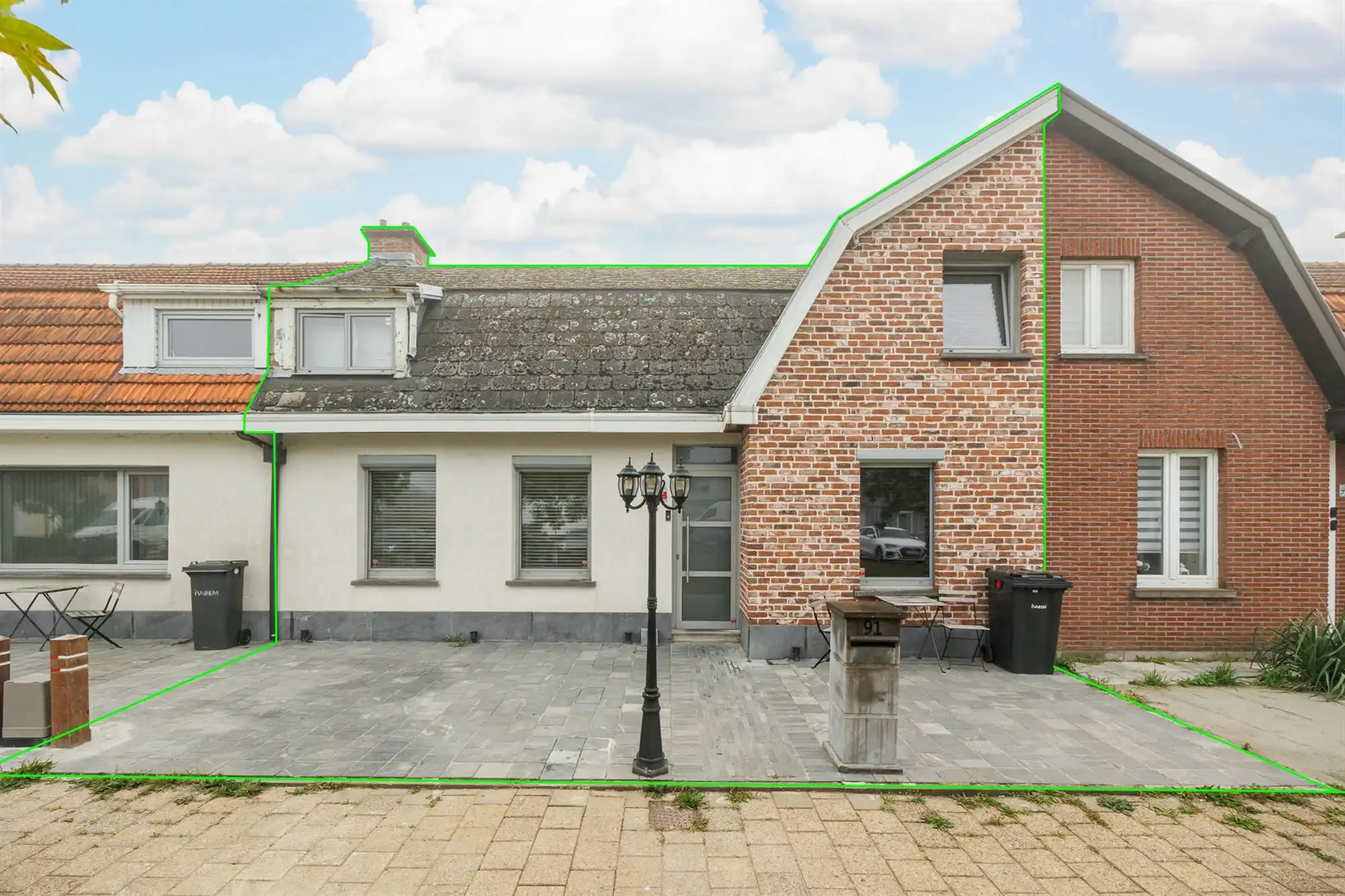 Gezinswoning met twee ruime slaapkamers en tuin foto {{pictureIndex}}