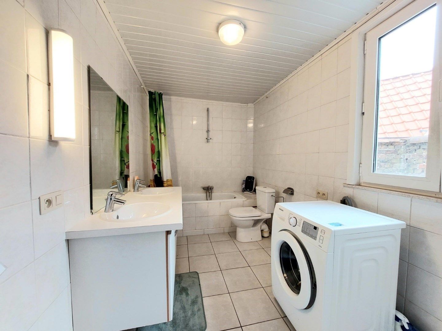 Goed gelegen woning met trapgevel foto 8