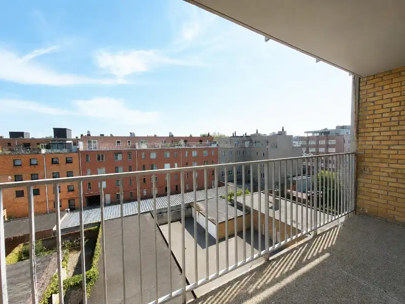 Gerenoveerd 2-slaapkamer appartement te koop foto 7