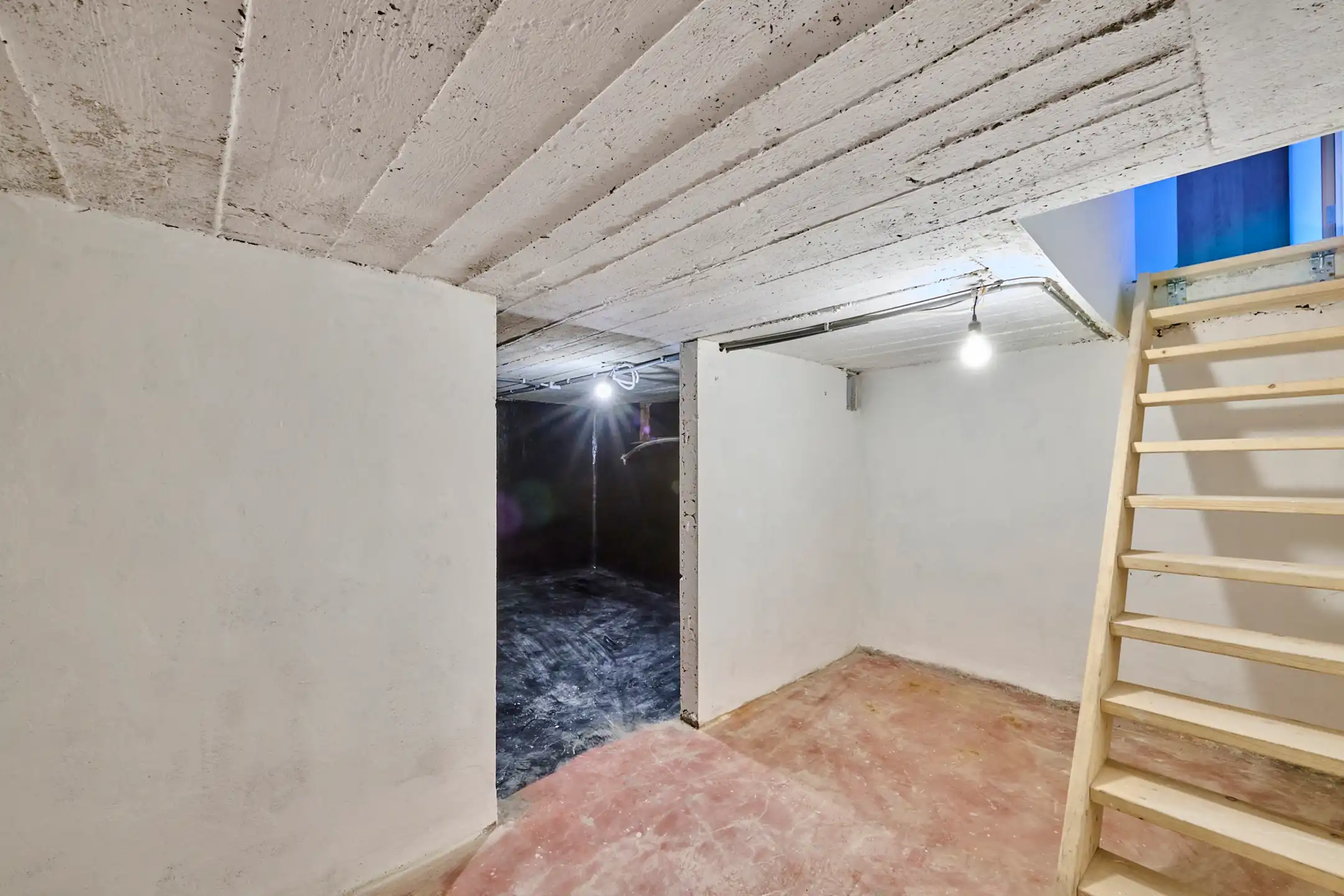 RUIME GERENOVEERDE WONING  foto 13