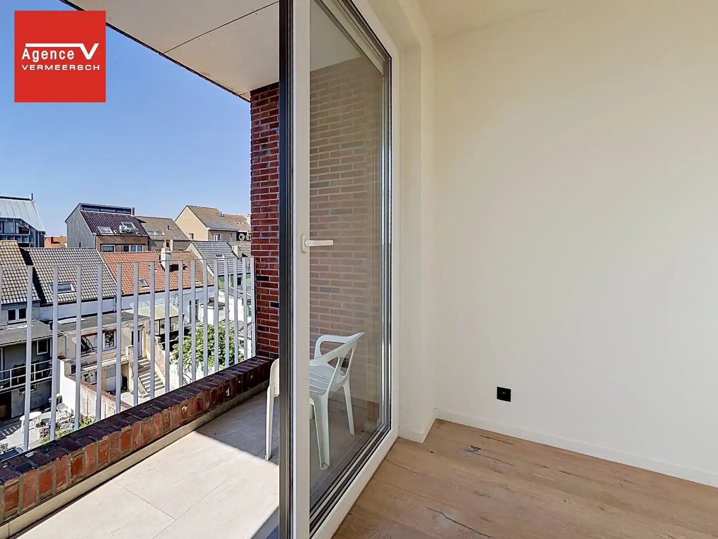 Instapklaar 3-slaapkamerappartement aan het Heilig-Hartplein. foto 11