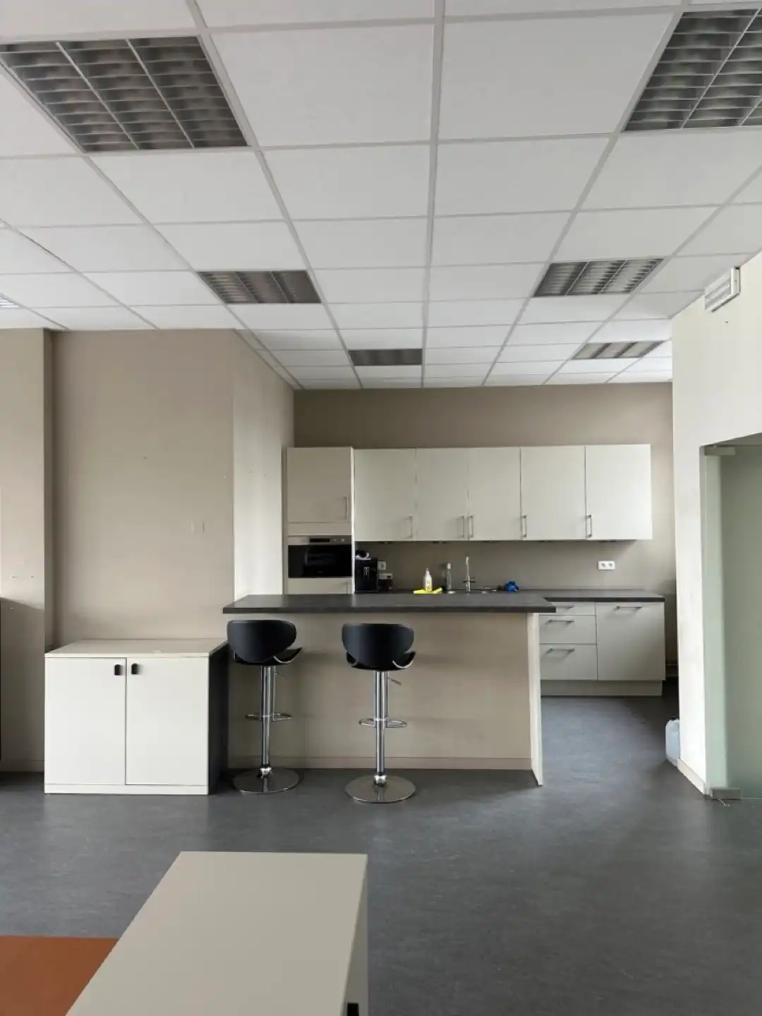 TE HUUR Kantoor foto 8