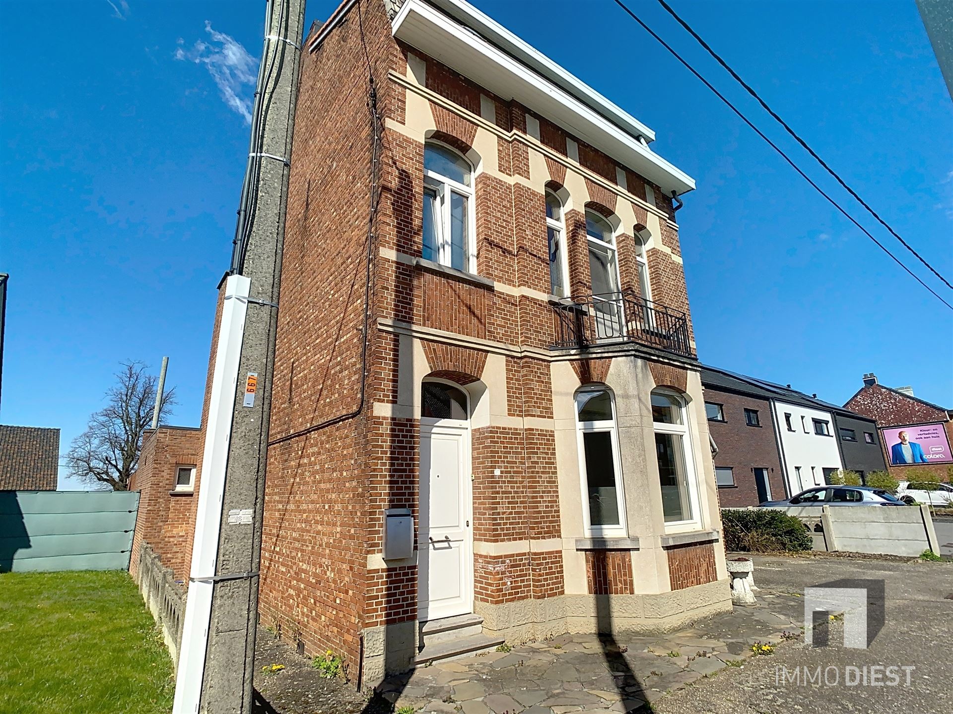 Karakterwoning met veel potentieel foto 3