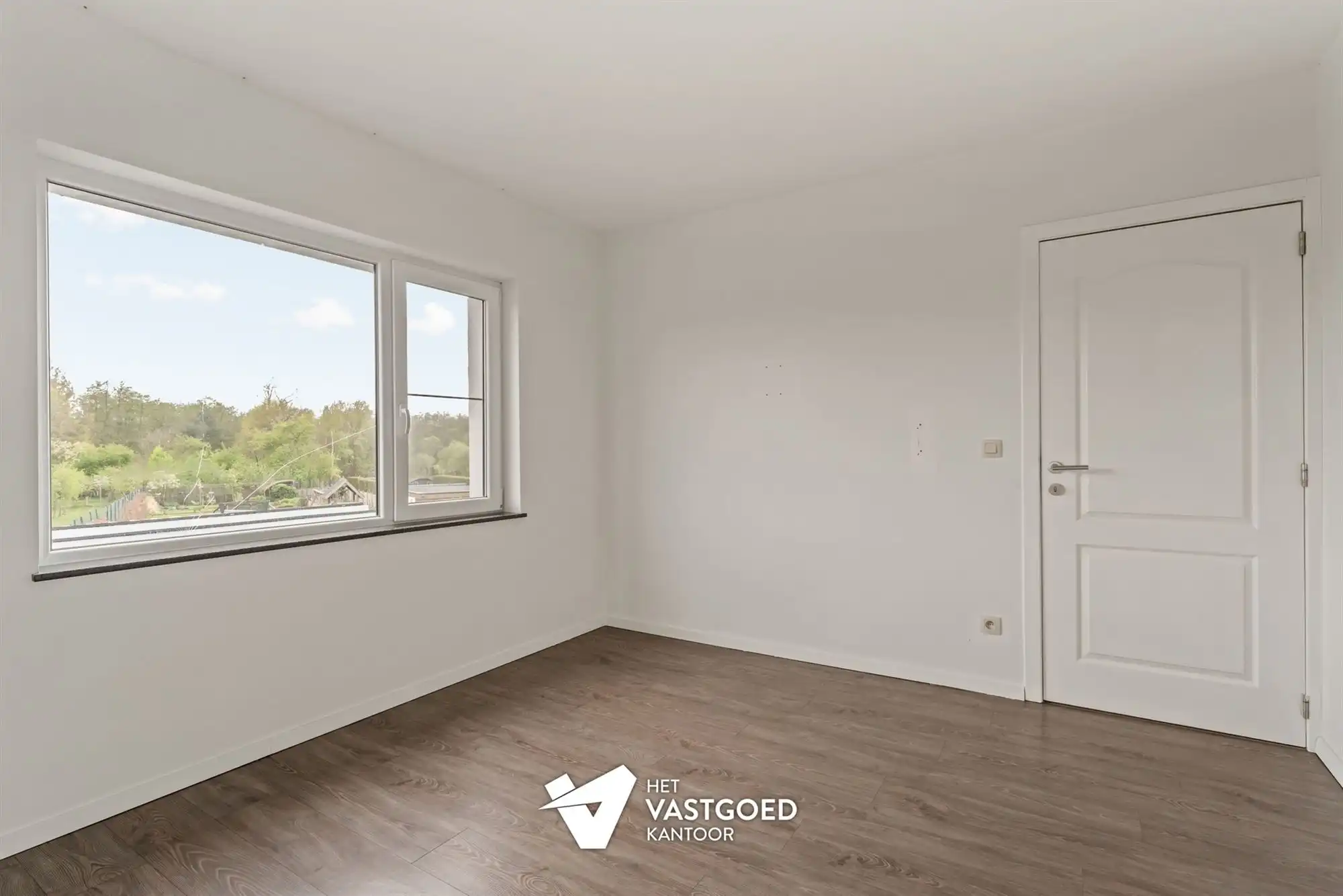 INSTAPKLAAR DUPLEX APPARTEMENT (127M²) MET 2 SLAAPKAMERS EN AUTOSTAANPLAATS TE BERINGEN foto 9