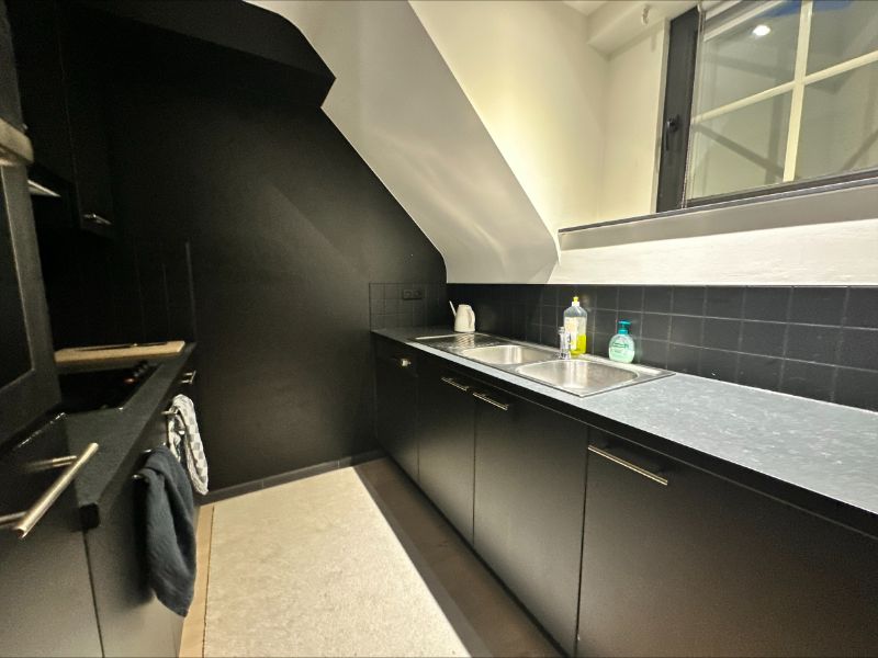 Stijlvol bemeubeld instapklaar dak-duplexappartement (+-75m²)met 2 slpka, autostaanplaats en kelderberging. foto 9