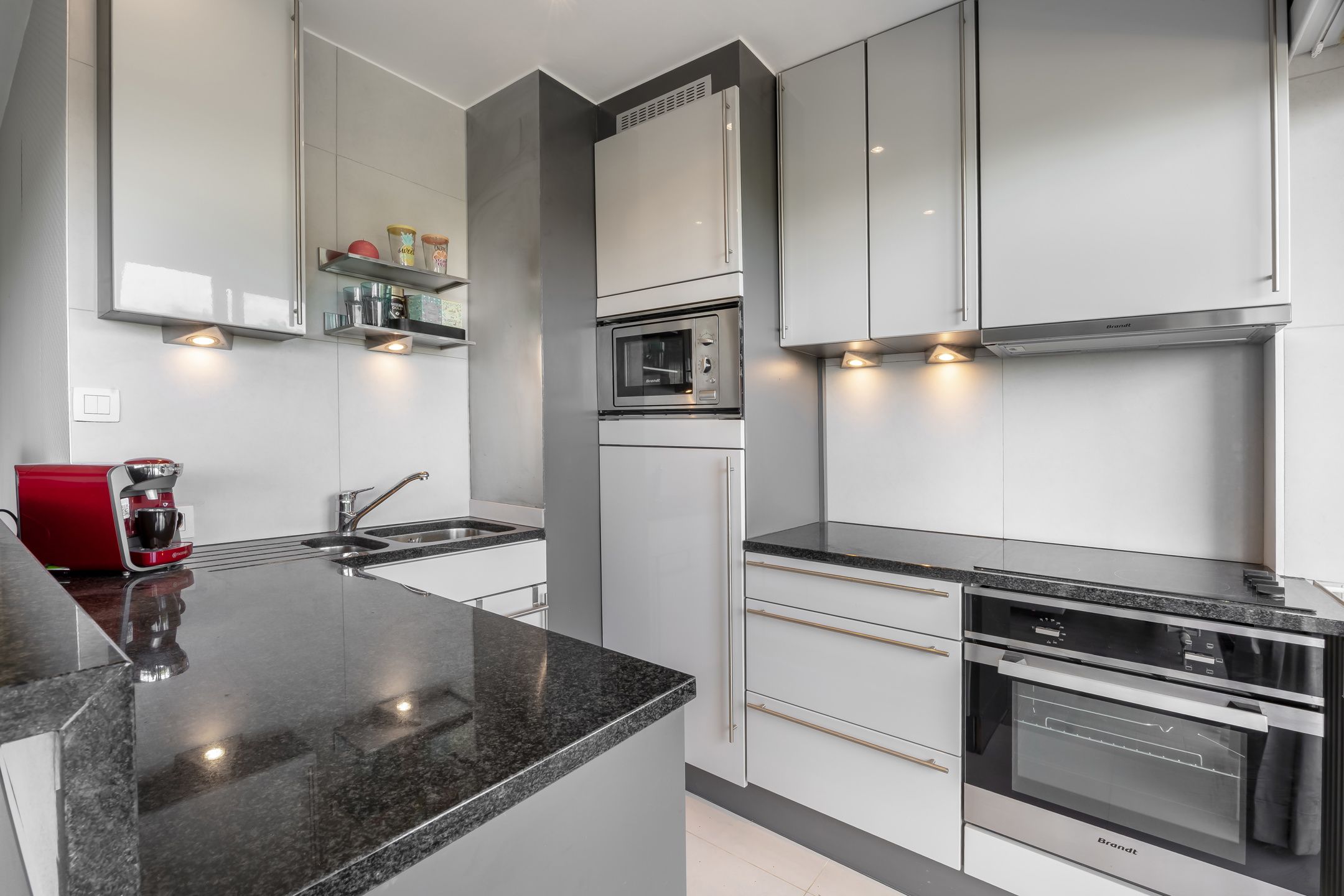 Luxe bemeubelde Studio met Terras & Groenzicht nabij Leiebos foto 9
