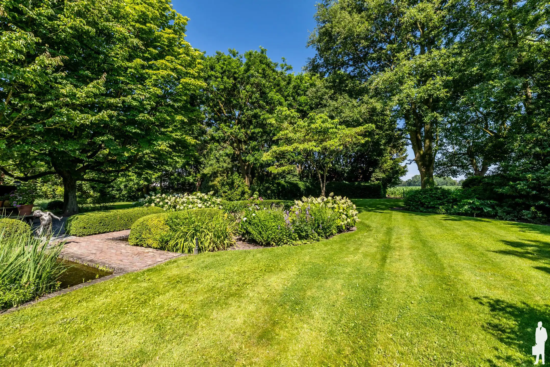 Prachtige villa met een bewoonbare oppervlakte van 512 m² foto 36