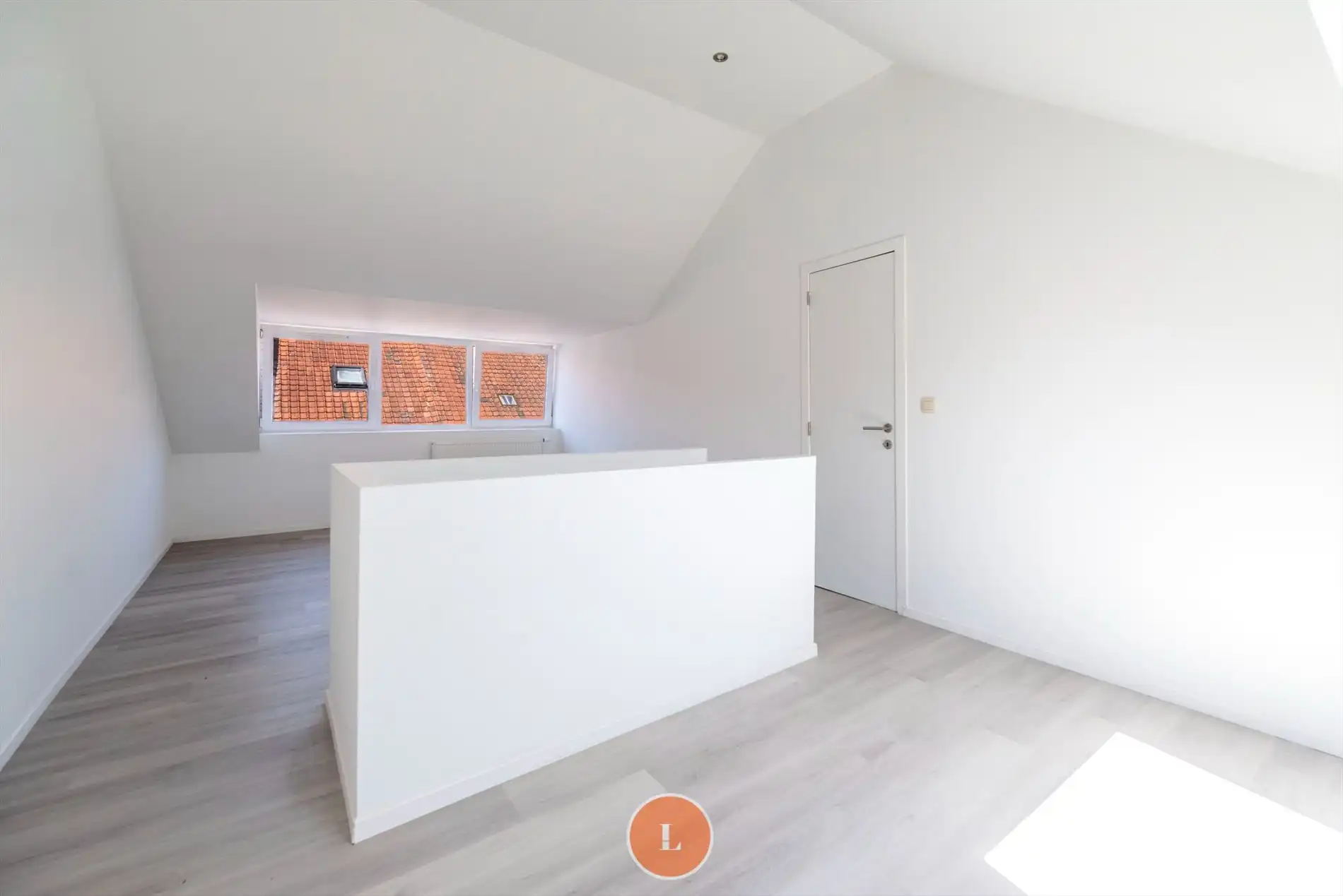 Gerenoveerde gezinswoning met mogelijkheid tot 4 slaapkamers en tuin in Menen foto 12