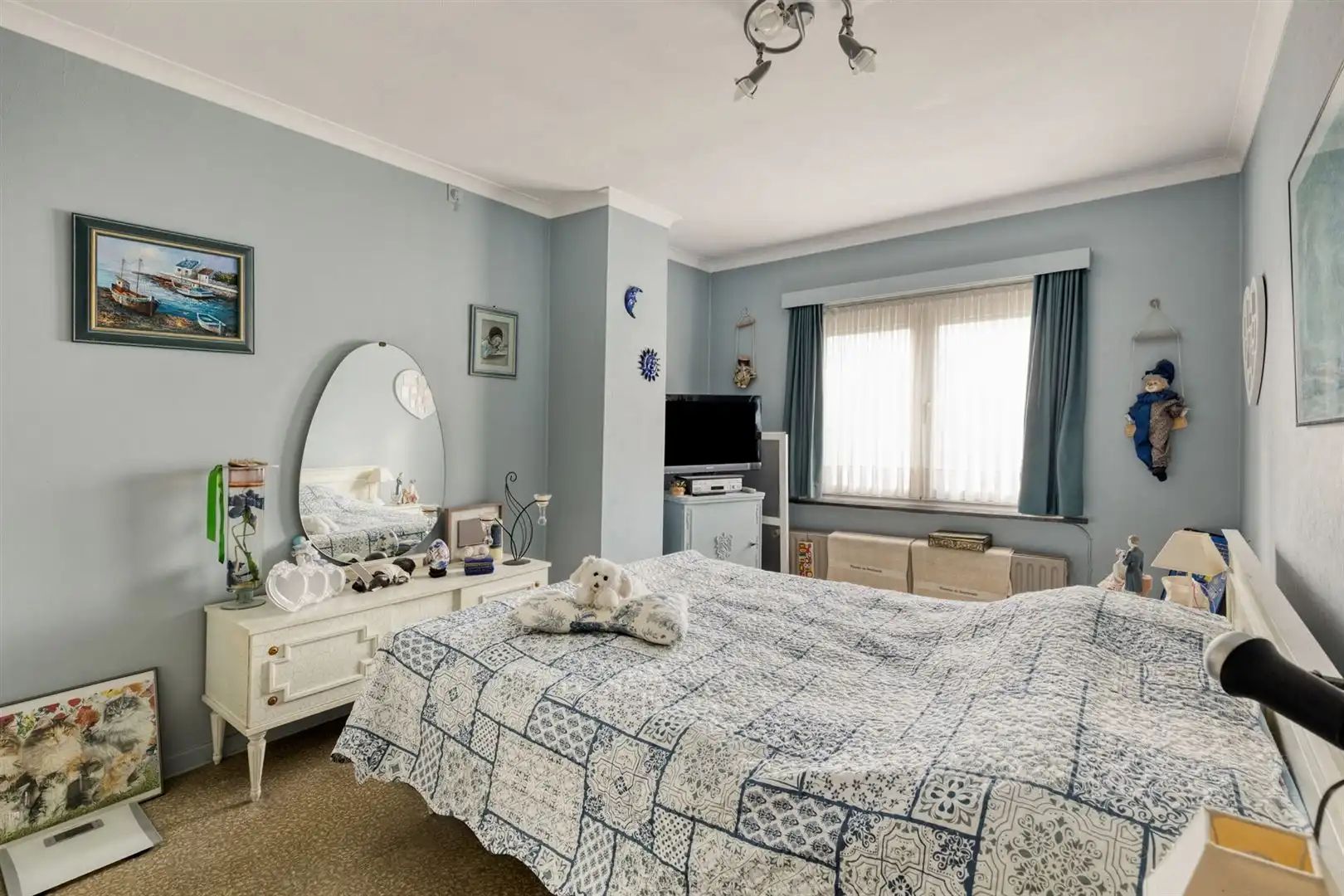 Ruime statige woning in een rustige buurt foto 15