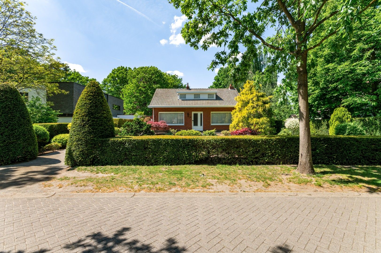 Te moderniseren landhuis op perceel 1200 m² in Elshout foto 2