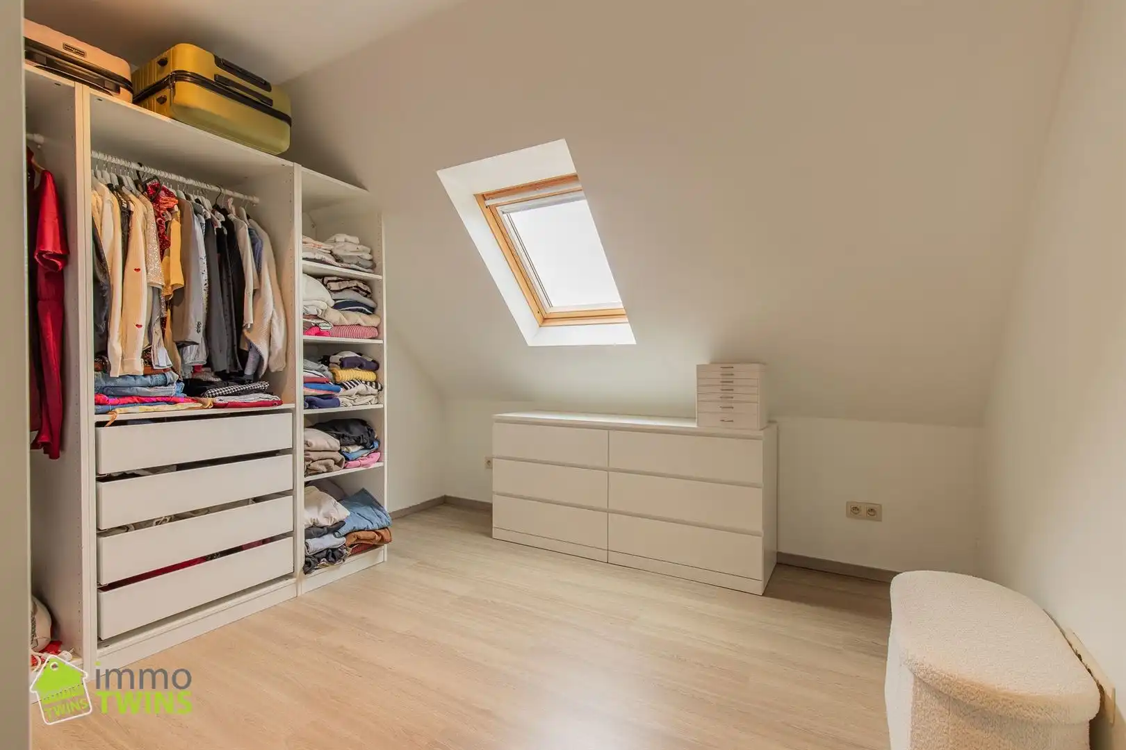 Ruim en stijlvol duplex appartement (155m²) met garage en staanplaats te Schoonaarde (Dendermonde). foto 10