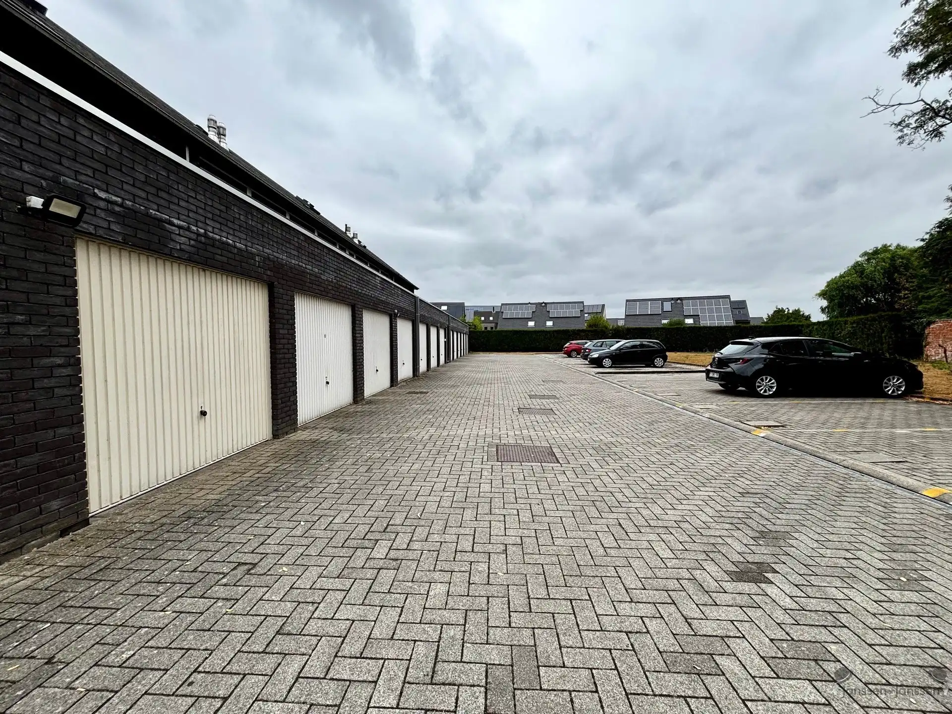 Hoekappartement met 2 slaapkamers & garage foto 12