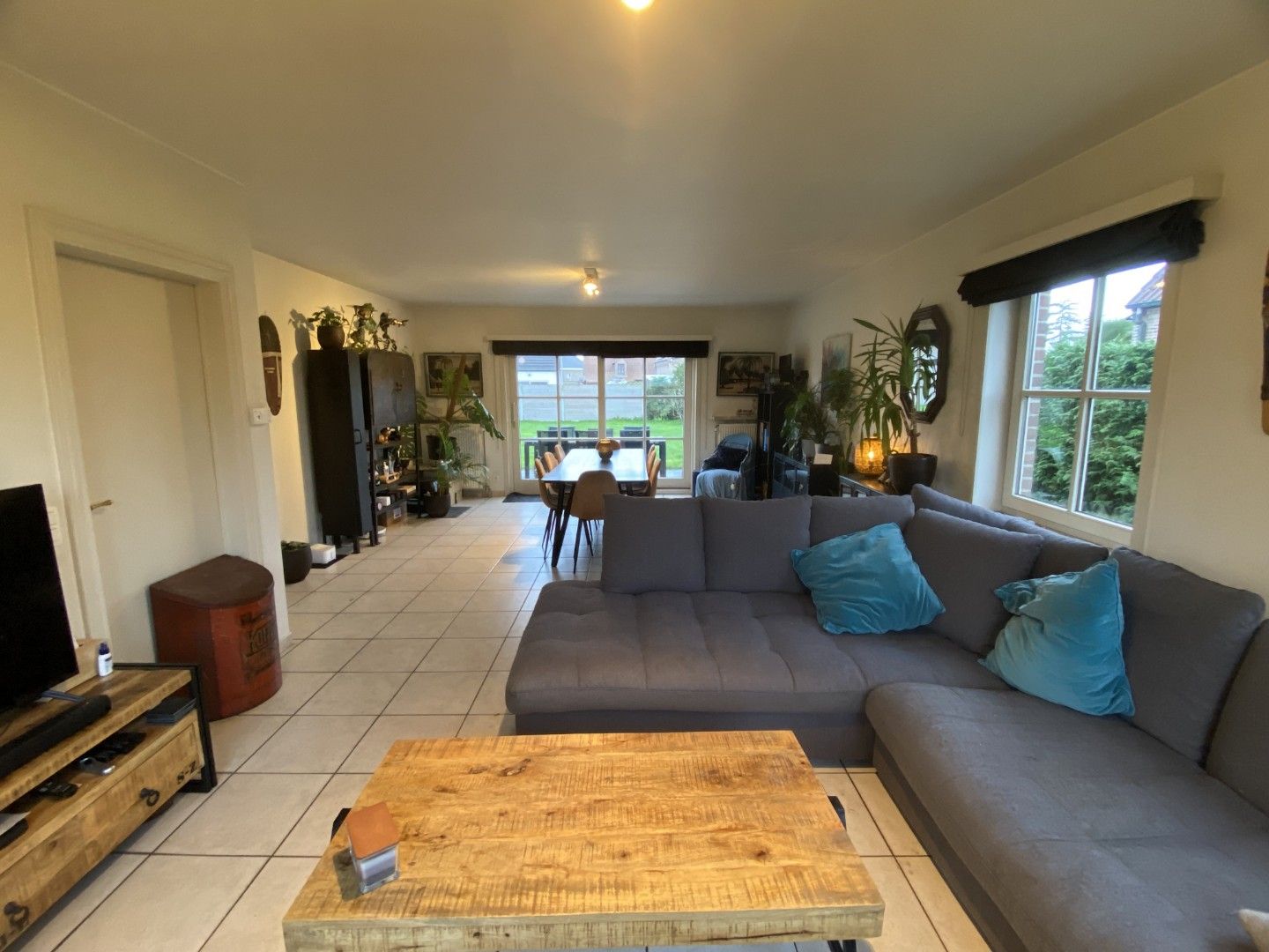 Ruime gezinswoning in een residentiële omgeving foto 4