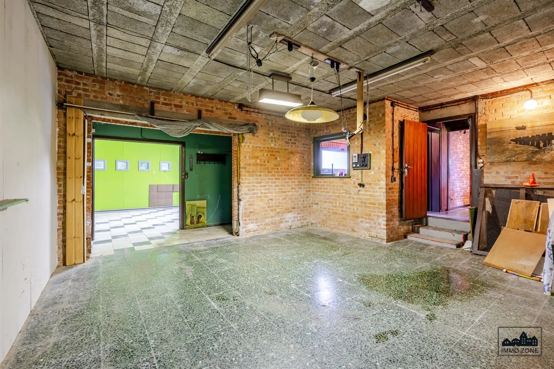 Te renoveren woning op ruim perceel met groene zone foto 9