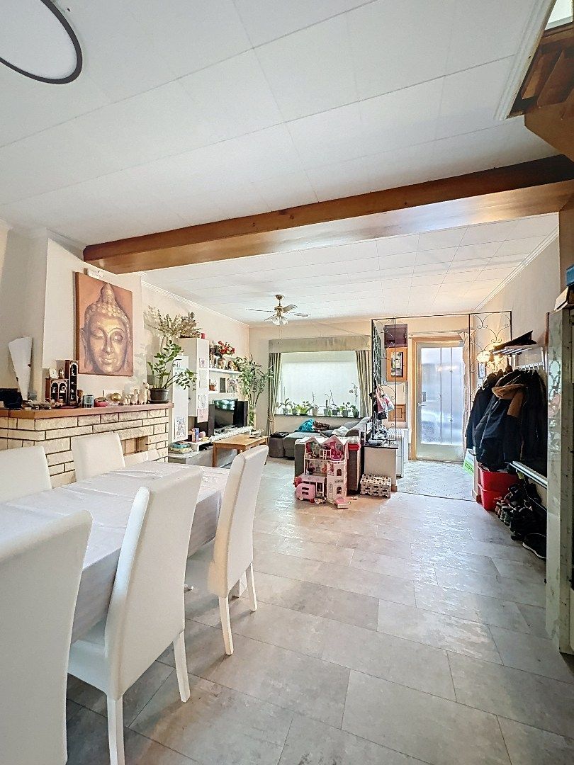Gezellig wonen in Tienen: praktische rijwoning met terras en 3 slaapkamers foto 4