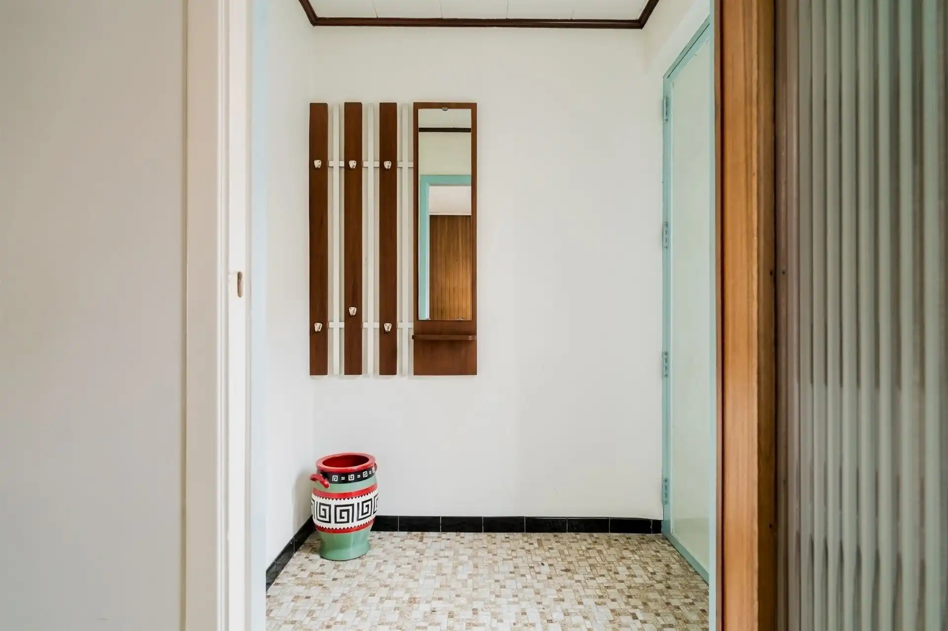 Te renoveren woning met 4 slpks en tuin. foto 5