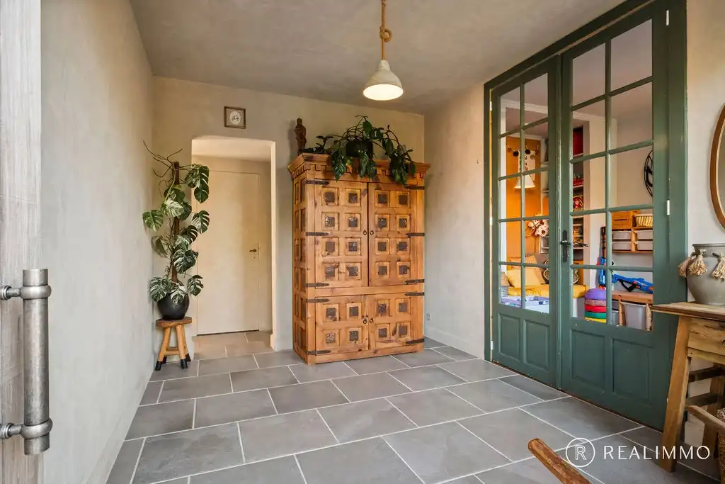 Stijlvol gerenoveerde woning met loods aan de voet van de Kluis! foto 11