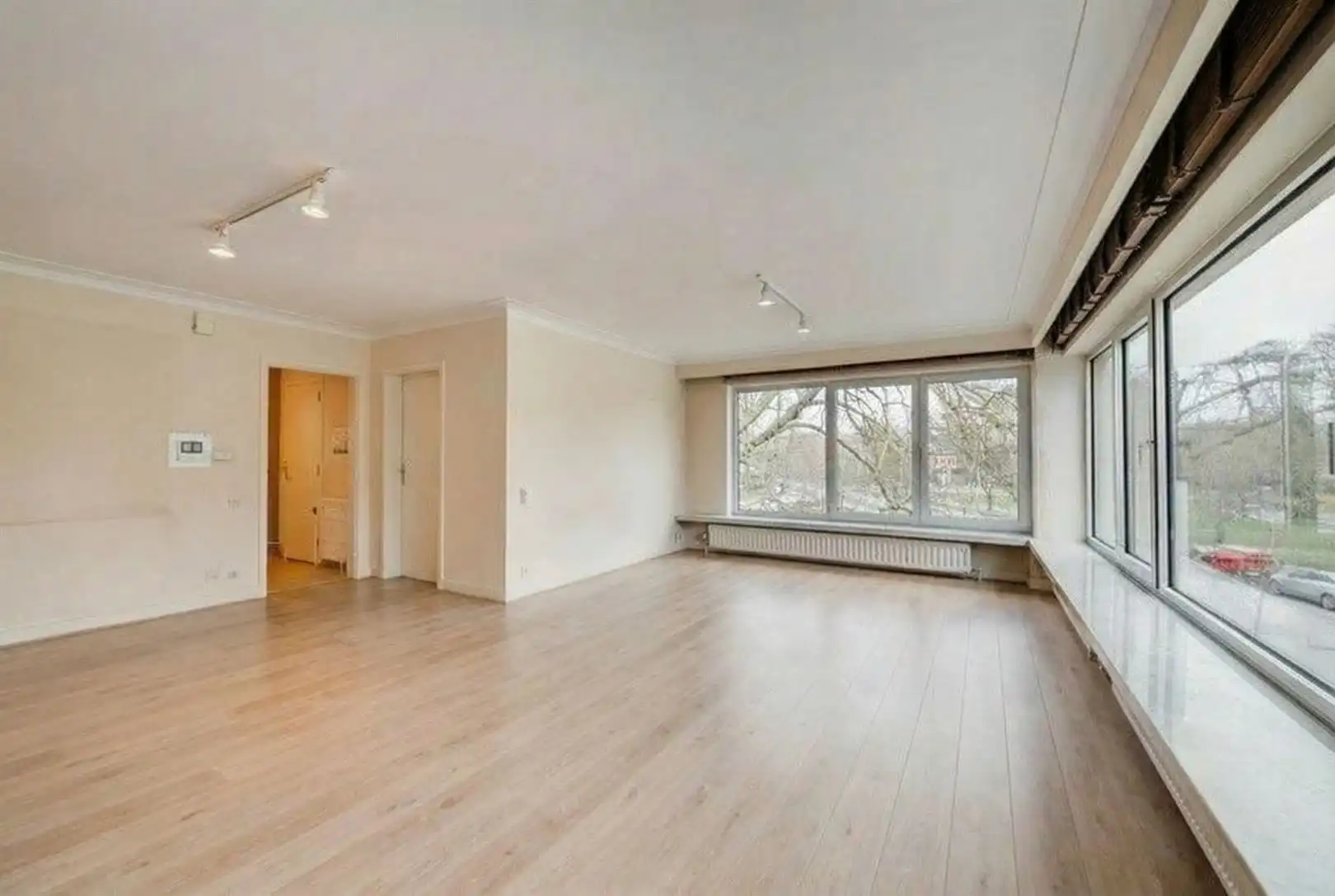 Hoekappartement met 2 slaapkamers en lift in het centrum foto 3