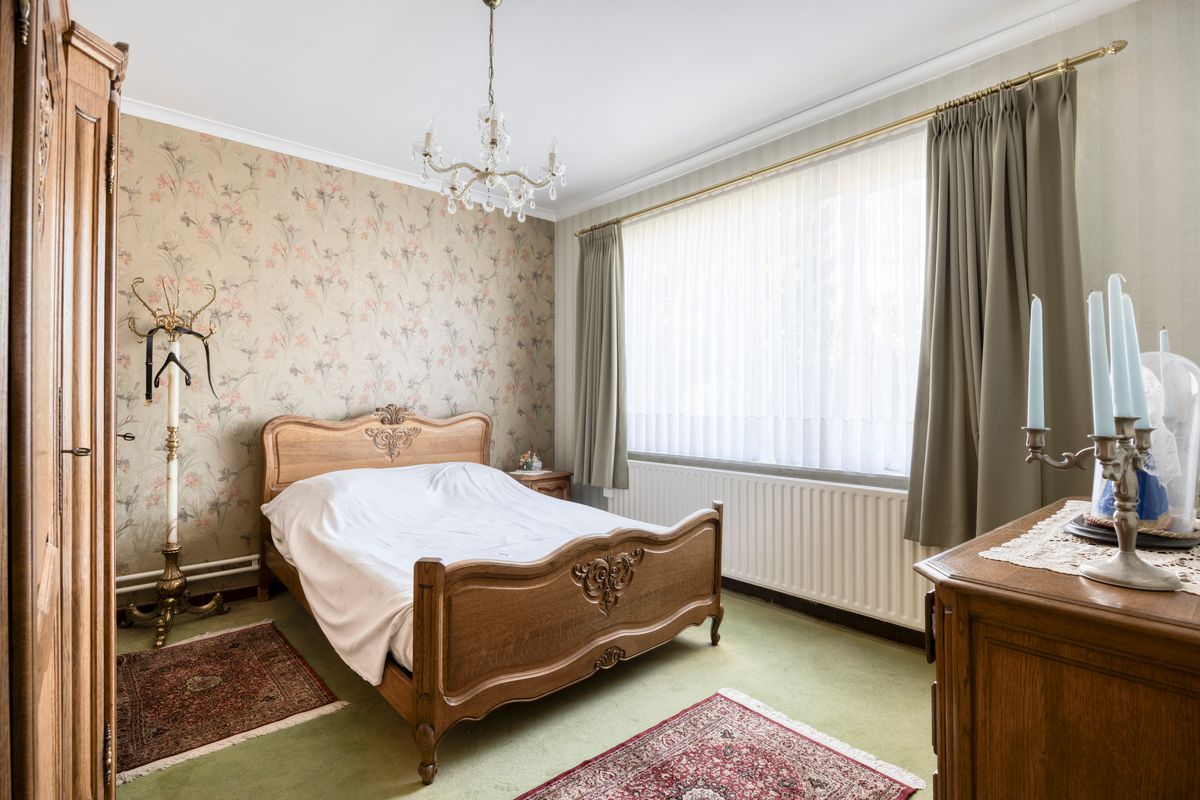 Woning met ruim perceel en bijgebouwen foto 9