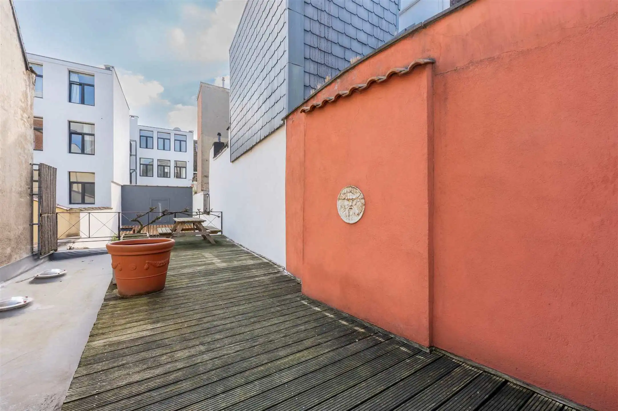 Herenhuis met zuidgerichte tuin en terras in het historisch centrum foto 13