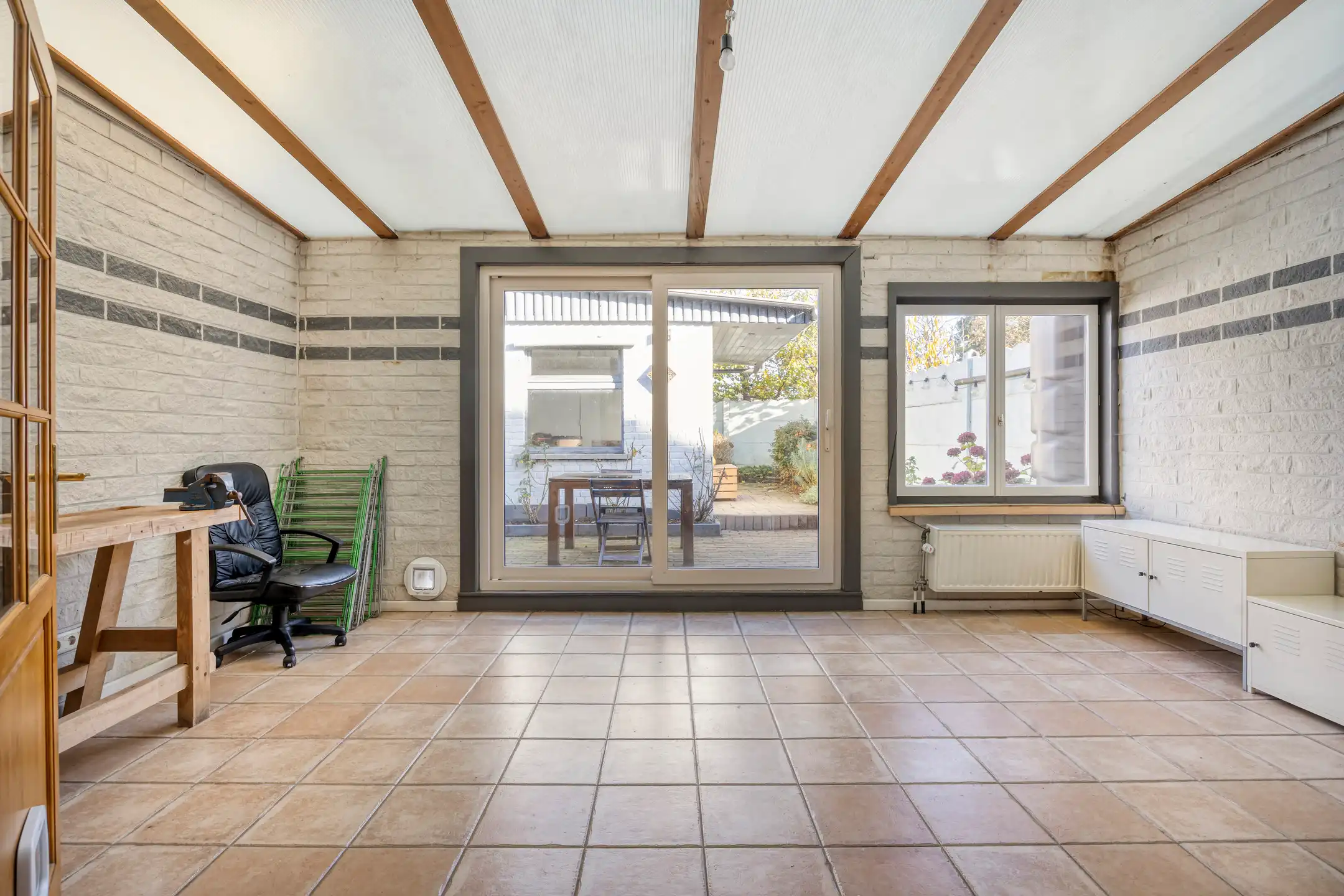 Ruime rijwoning op uitstekende locatie  foto 7