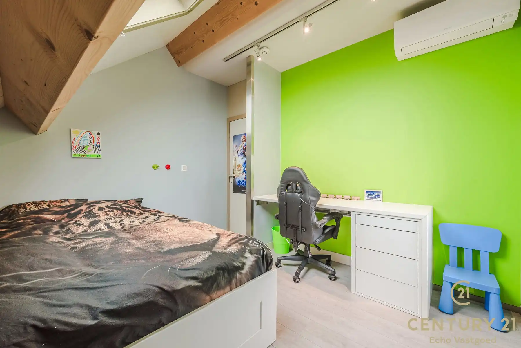 Verrassend ruime, onderhouden woning met zwembad en bijhuis. foto 20