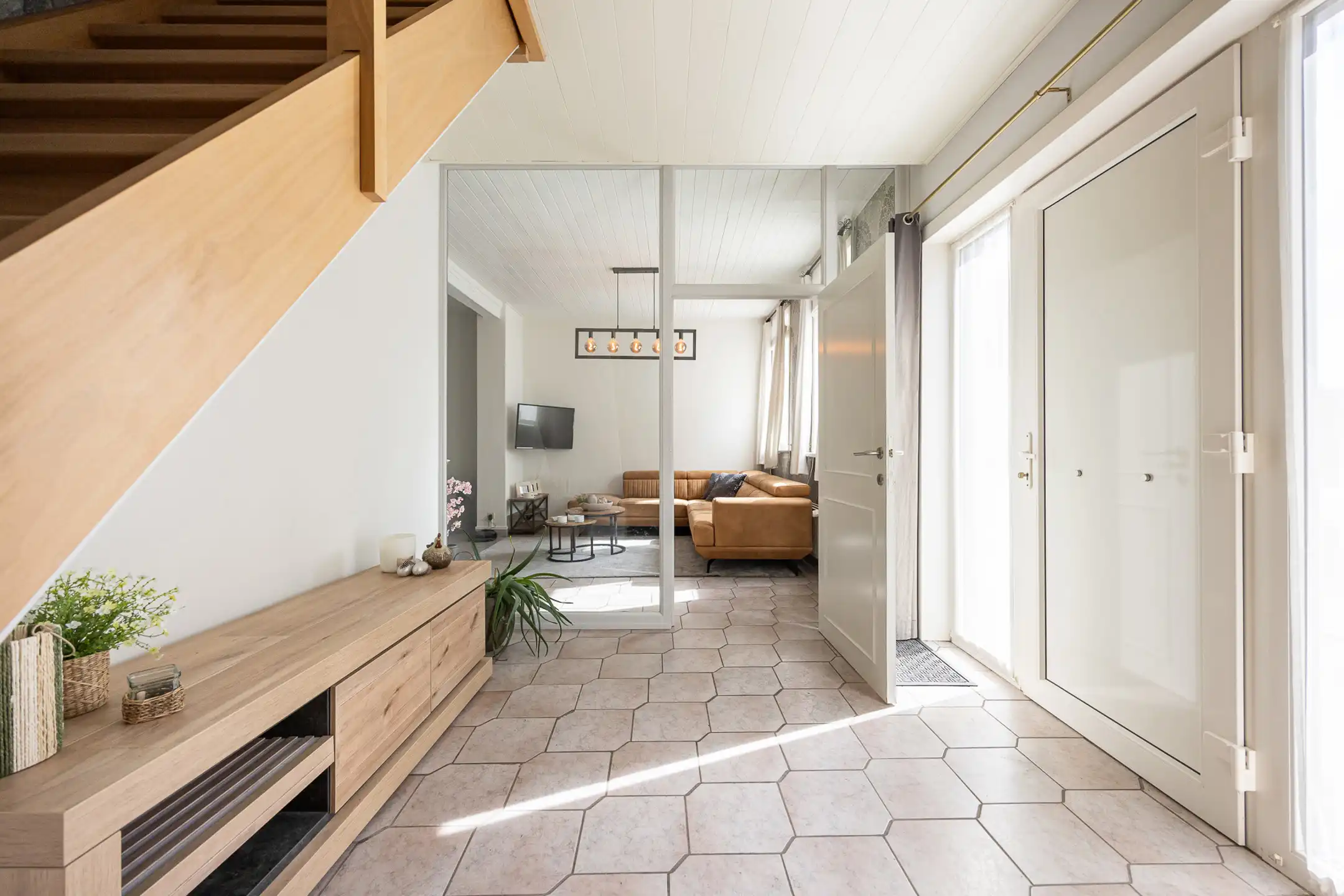 Instapklare woning met 4 slpks en tuin nabij centrum Beerse foto 4