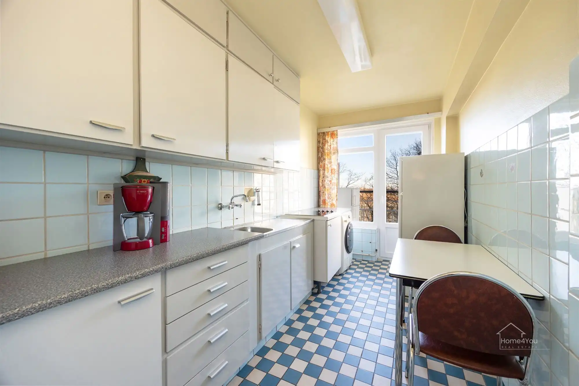 Lichtrijk 2-slaapkamerappartement te koop in Berchem! foto 4