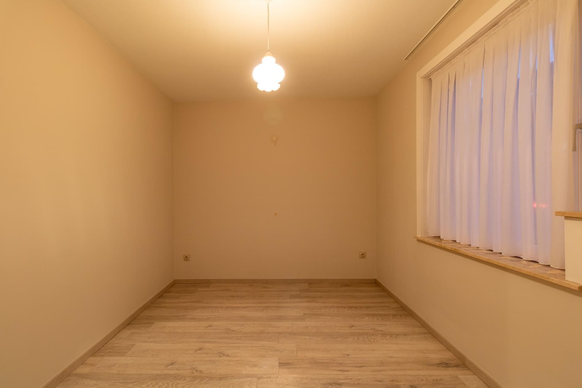 Gelijkvloers appartement met 2 slaapkamers en garage te Aartrijke foto 12