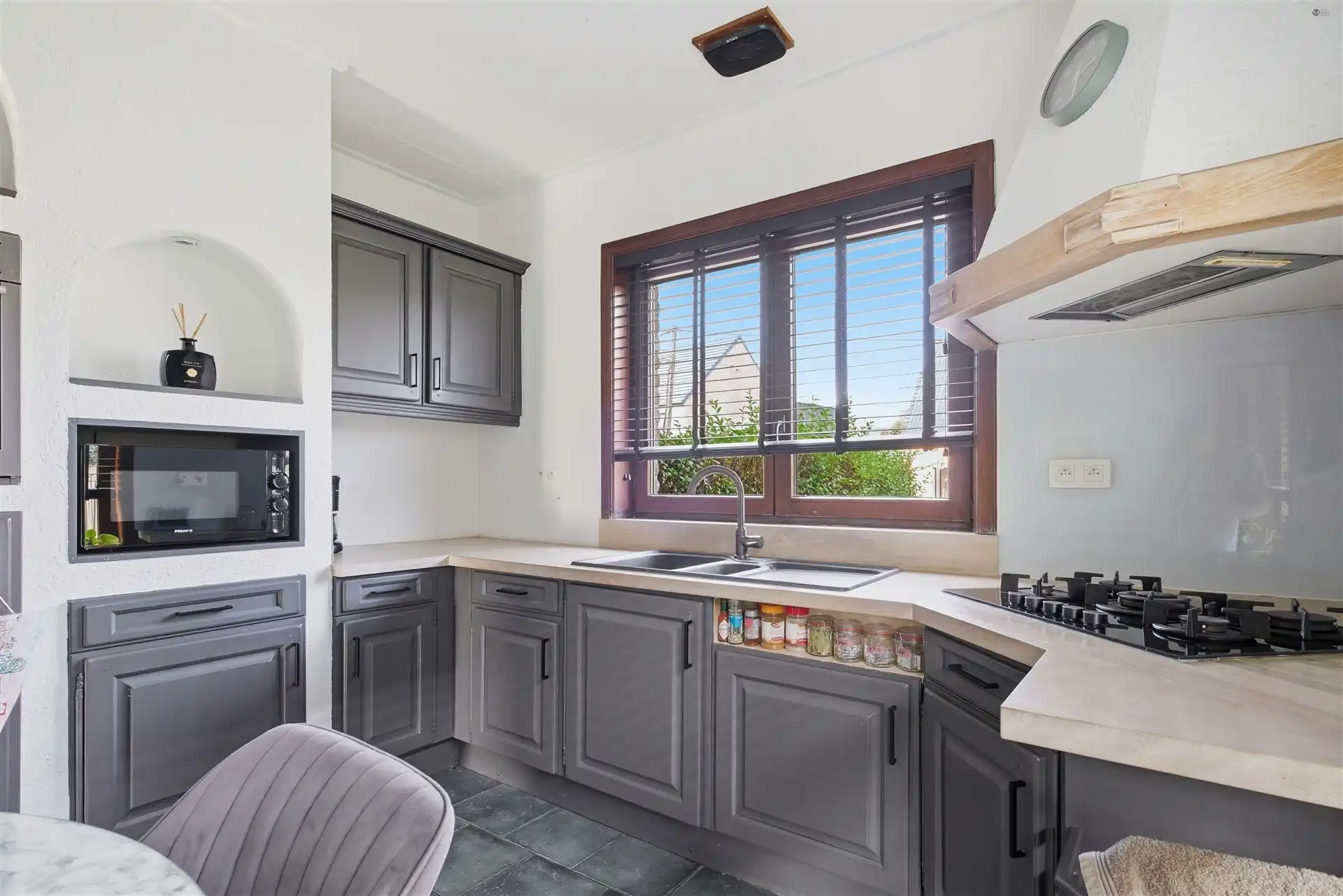 Open bebouwing met grote grond van 3.711m² foto 11