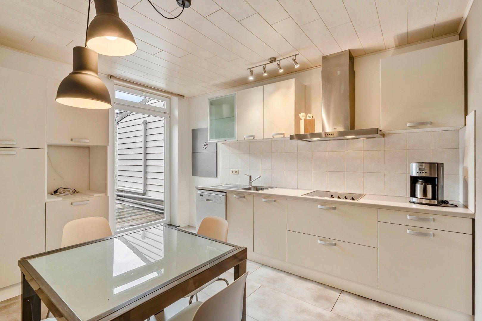 Energiezuinig 1-slaapkamerappartement met private toegang en knusse patio, pal in het centrum van Opglabbeek foto 5