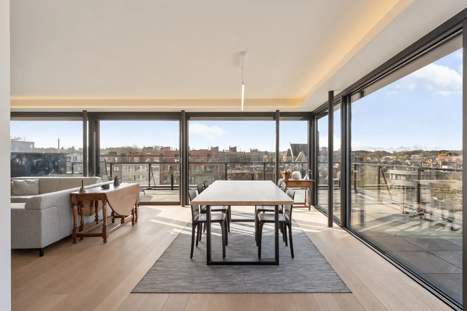 Exclusief penthouse met ruim terras, 2 slpk, dubbele autostaanplaats, centrum Genk foto 5