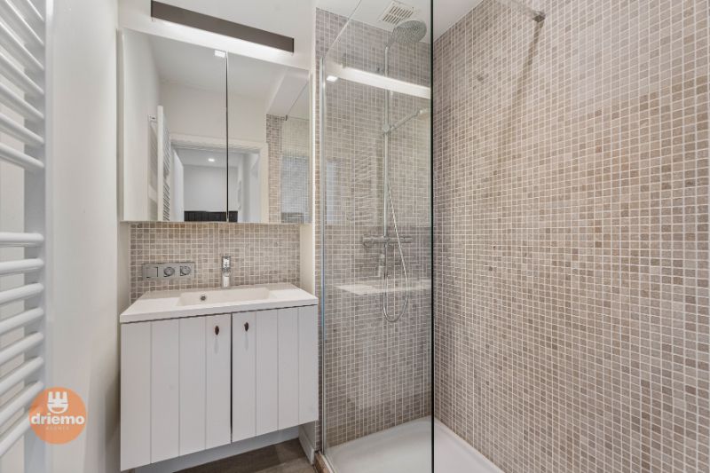 STIJLVOL EN HOOGWAARDIG AFGEWERKT APPARTEMENT CENTRAAL OP DE ZEEDIJK foto 11