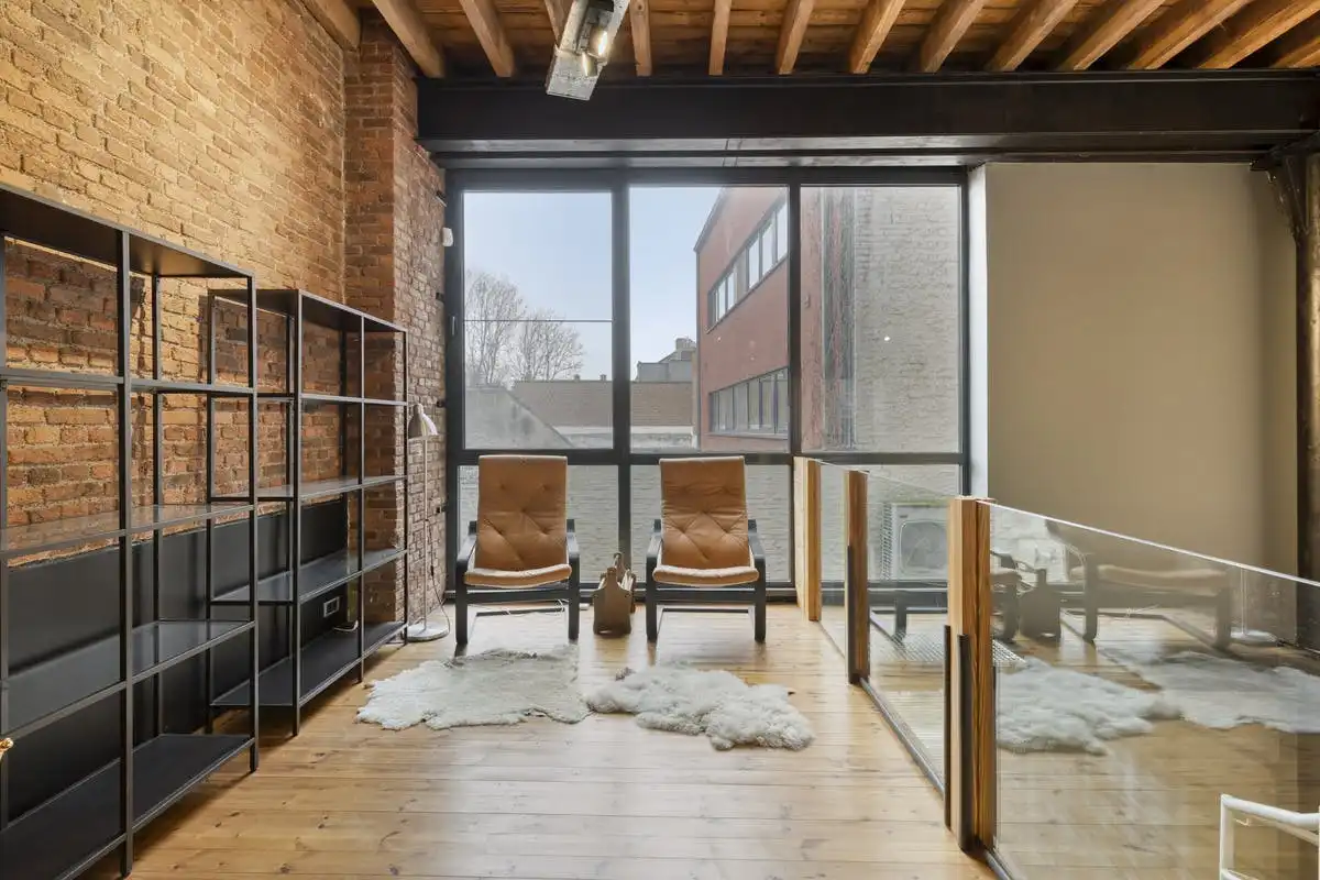 Industriële duplexloft met karakter in Gent foto 4