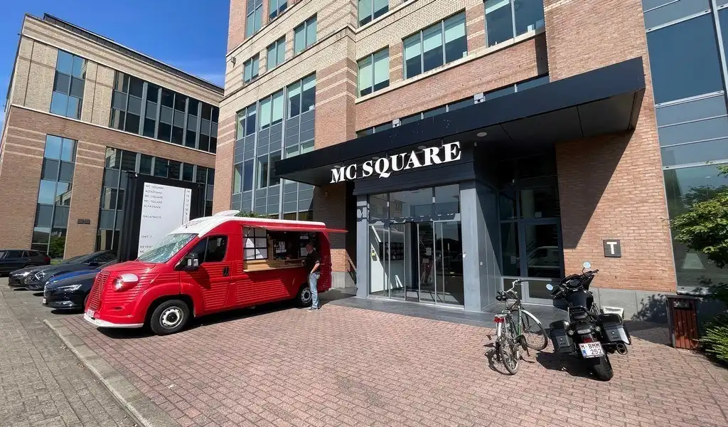 Kantoorruimte te huur vlakbij afrit E19 in Mechelen foto 2