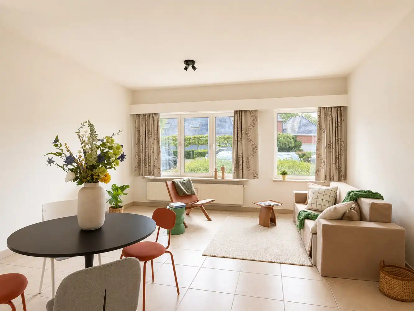 Instapklaar en energiezuinig ruim twee slaapkamer appartement in het centrum van Eke foto 4