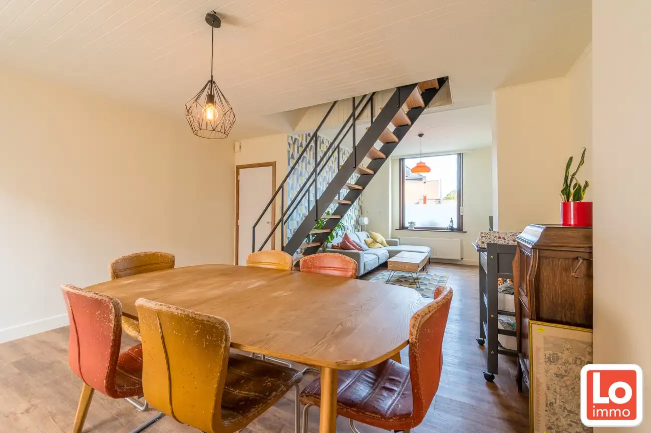 VERKOCHT!! Leuke gezellige starterswoning met aangename ruime stadstuin op een goede locatie tussen Gent en Oostakker centrum! foto 4
