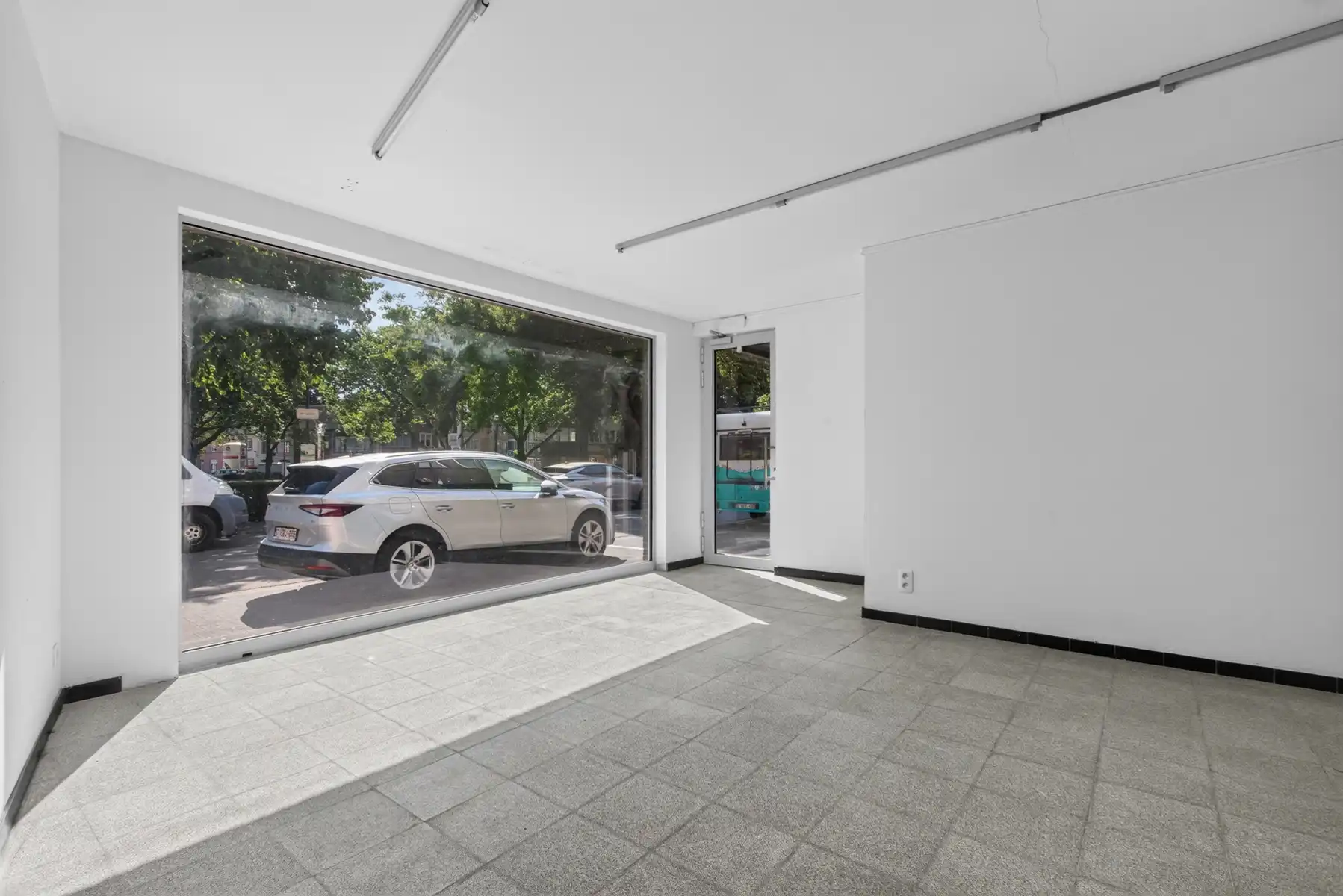 KANTOOR of HANDEL met RUIME PARKING en TERRAS - CENTRUM STAD foto 22