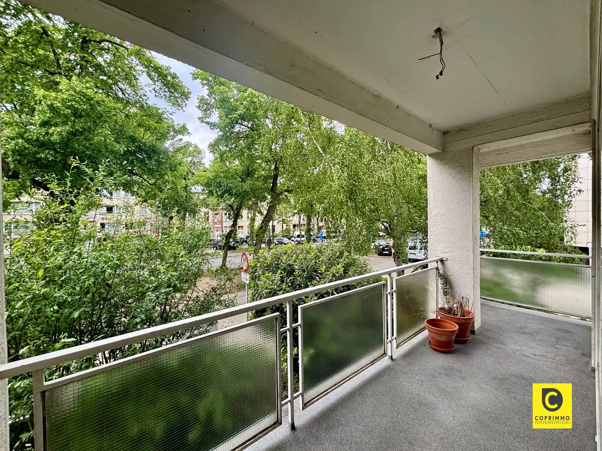 Instapklaar 3 slaapkamer appartement met zonnig terras, kelder en fietsenberging foto 34