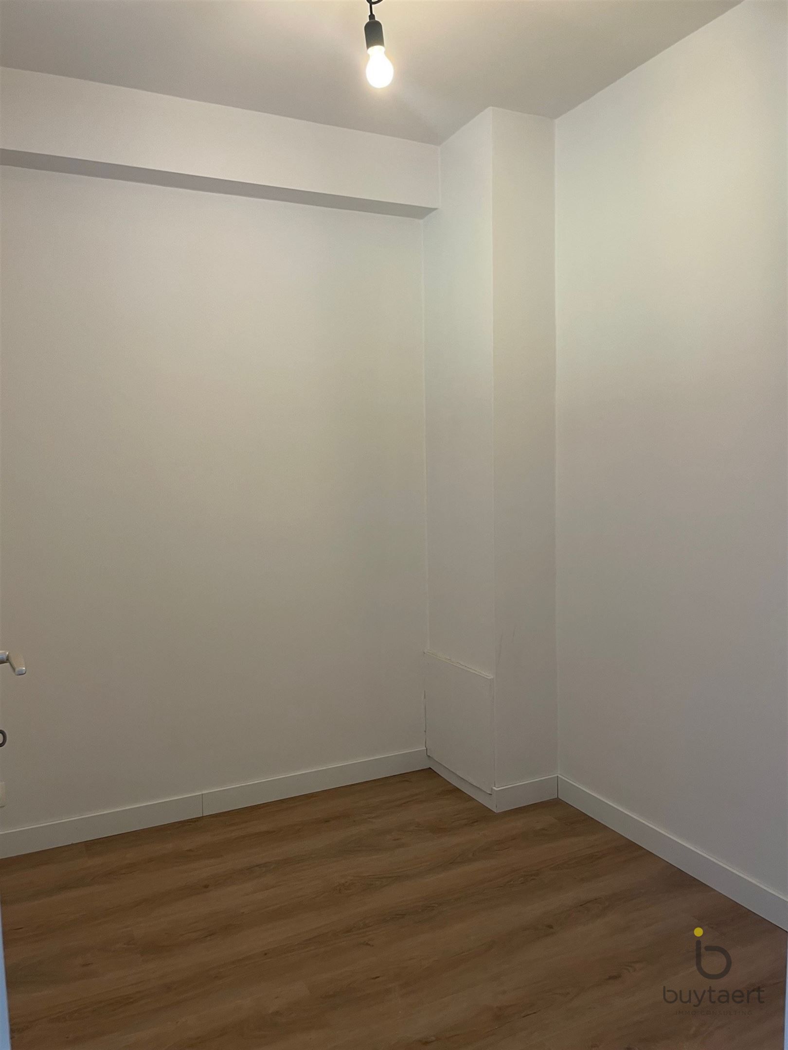 Ideaal gelegen twee (of drie) slaapkamer appartement in het hartje van Brasschaat!  foto 17