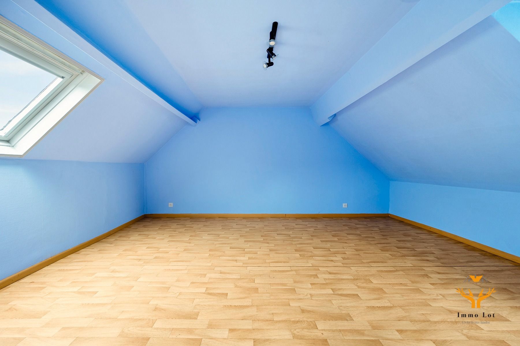 Te renoveren woning met tuin in rustige buurt foto 12