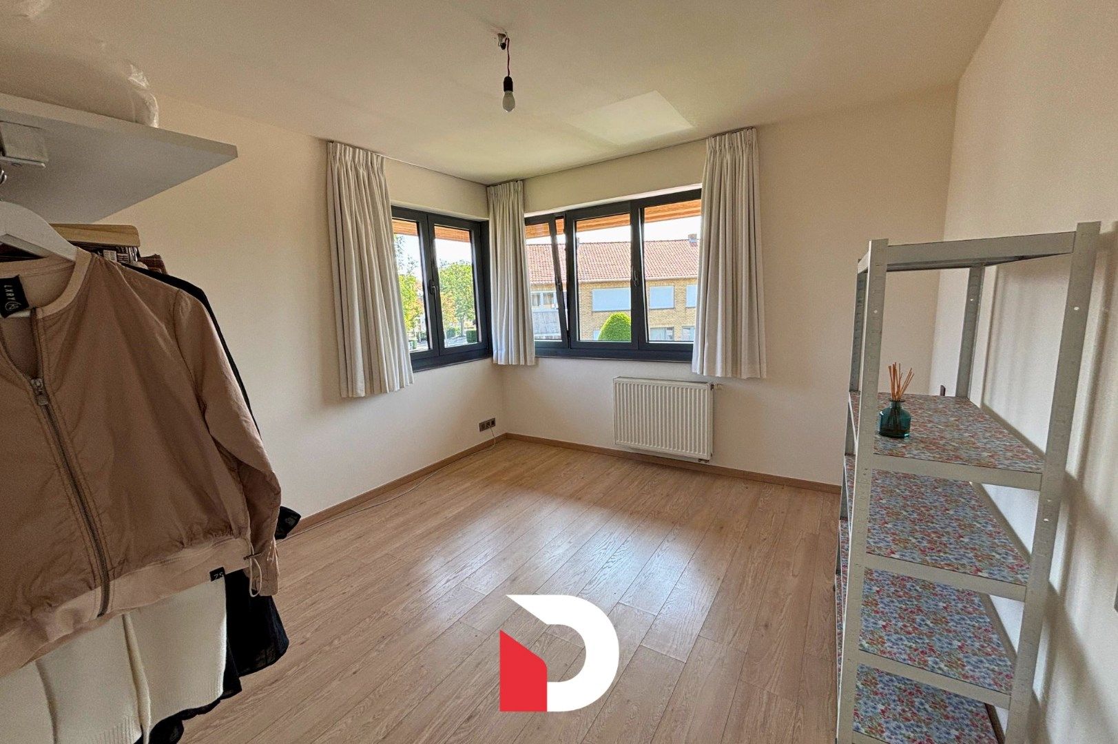 Halfopen woning met 3 slaapkamer, tuin en garage foto 14